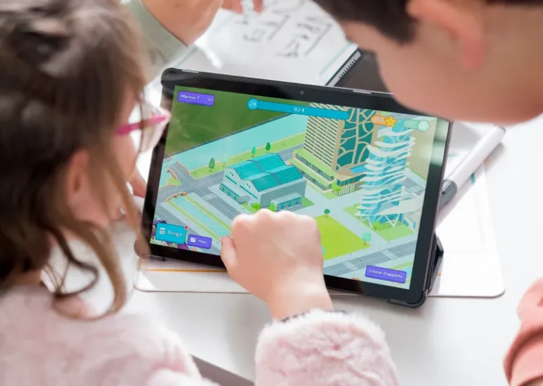 Del paper al p&iacute;xel: Inventa el teu videojoc